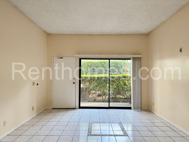 Building Photo - 8320 Regents Rd