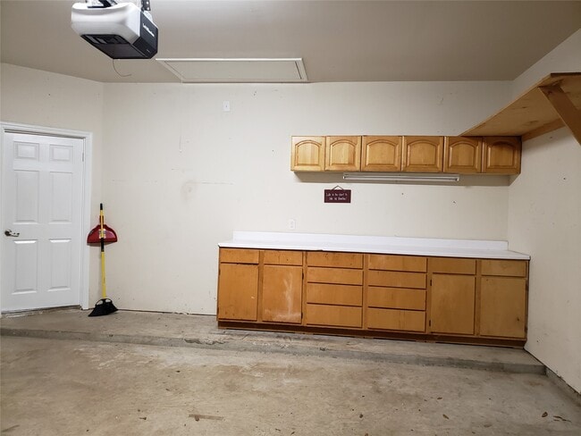 Building Photo - 2203 Winchester Lake