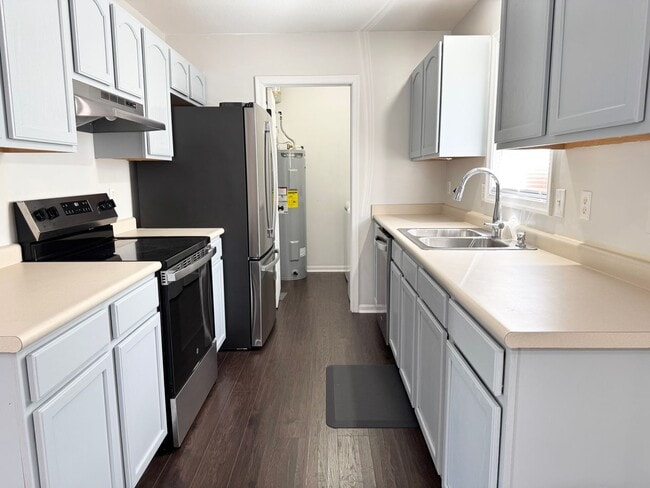 Building Photo - 205 Summerfield St