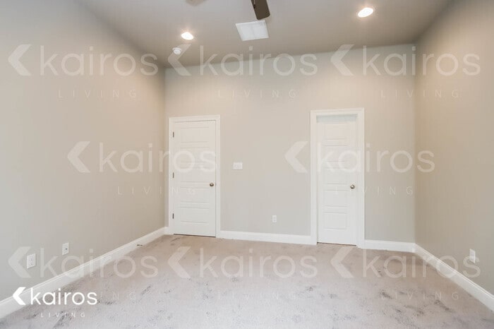 Building Photo - 6422 Roux Dr