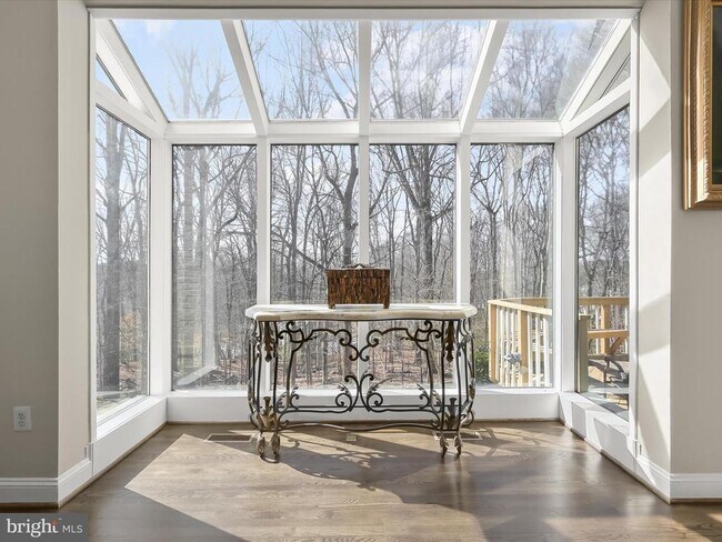 Building Photo - 1 Lake Potomac Ct