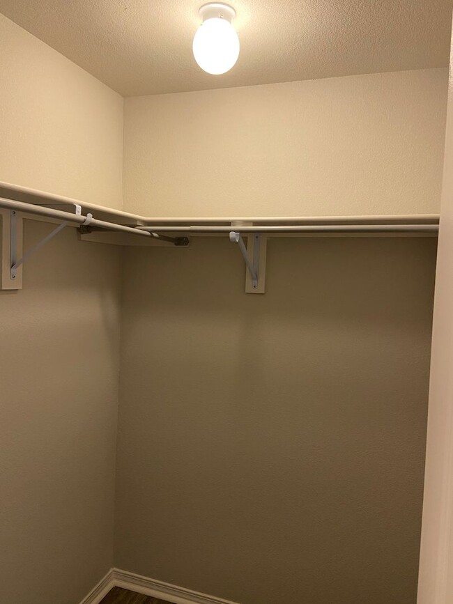 Building Photo - *Pre-leasing* Three Bedroom | Two Bath Hom...