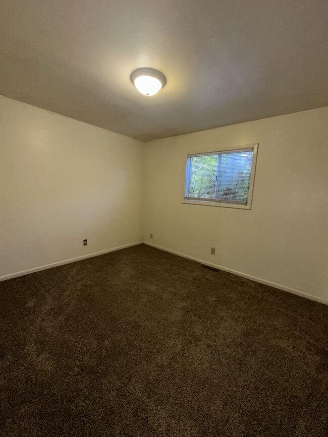 Building Photo - 2 bedroom in Billings MT 59102