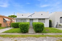 Building Photo - 3645 SW 25th Ter