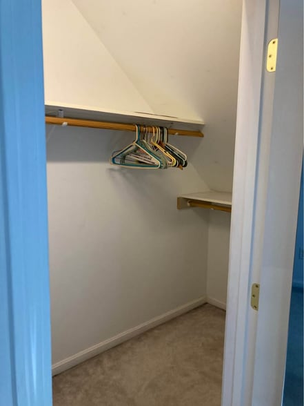 Building Photo - 11 Ivanhoe Dr