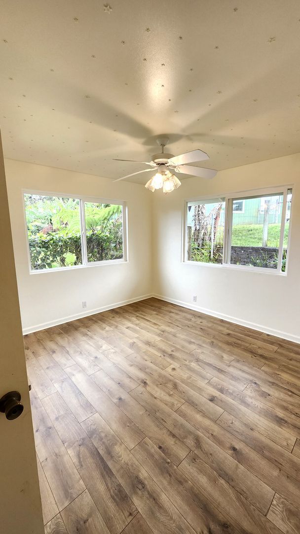 Building Photo - Rental Available in Beautiful Waimea