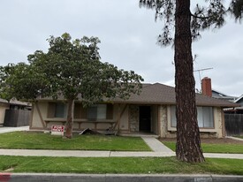 Building Photo - 2713 W Aurora St