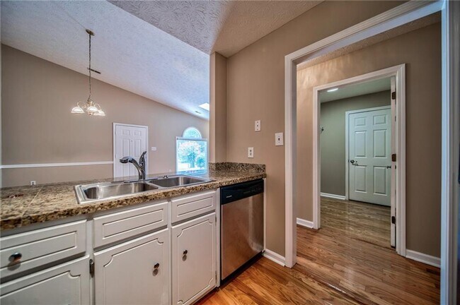 Building Photo - 215 Arbor Wy