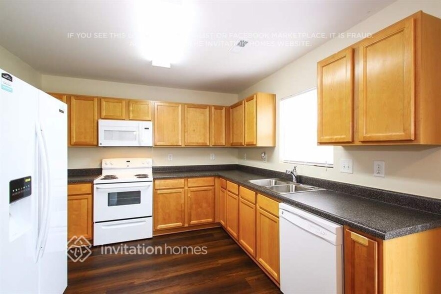 Building Photo - 8825 Chalkstone Rd