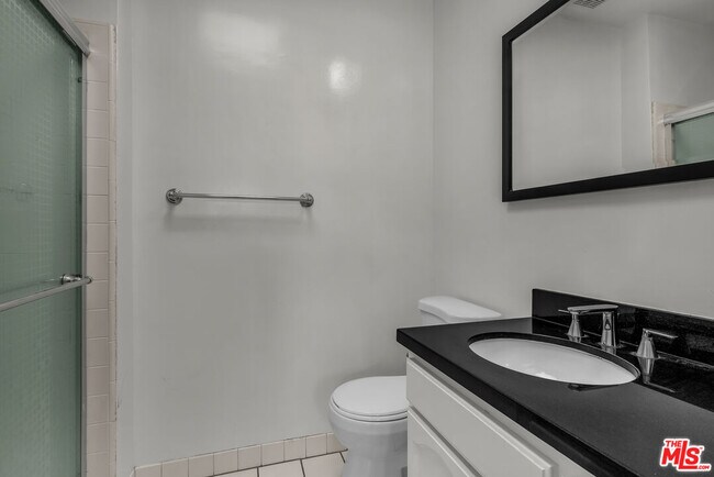 Building Photo - 248 Rexford Dr