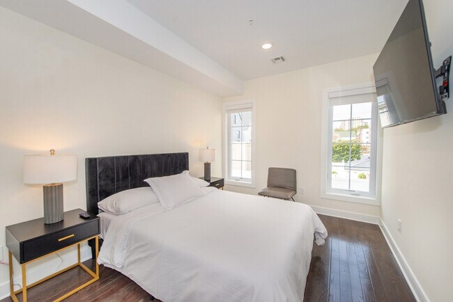 Building Photo - 1608 52nd St