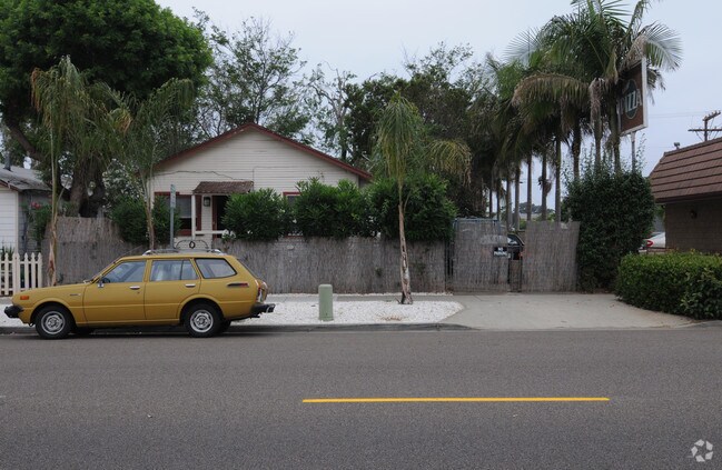 Primary Photo - 3085 Roosevelt St