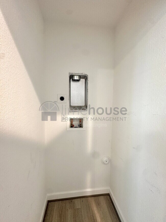 Building Photo - 4319 Pinter Ln