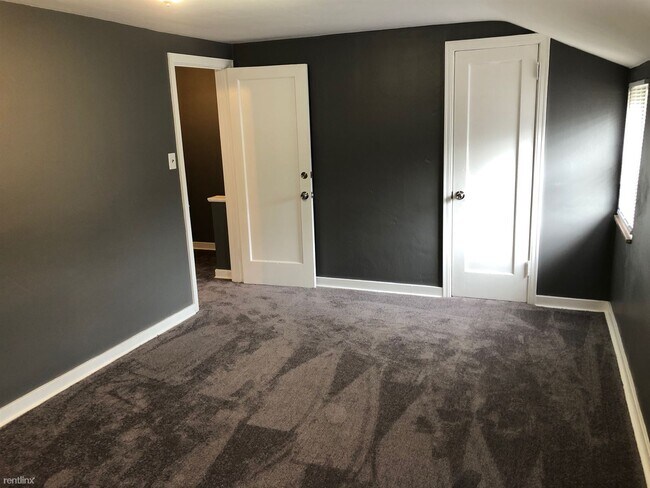 Building Photo - 2 br, 1 bath Townhome - 410 Hulton Rd