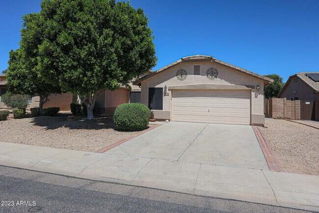 Primary Photo - GREAT 3 bed, 2 bath home