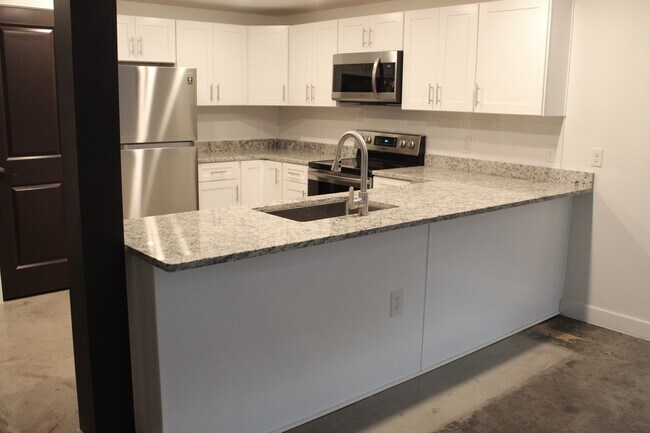 Primary Photo - 408 Wellons St