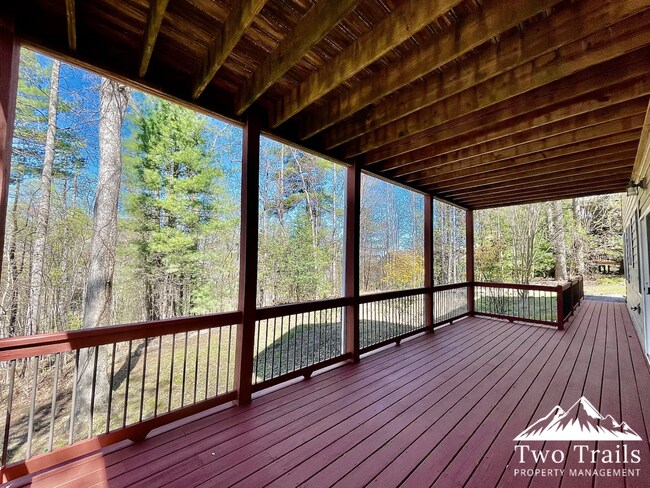 Building Photo - LUXURY MOUNTAIN LIVING IN GATED COMMUNITY