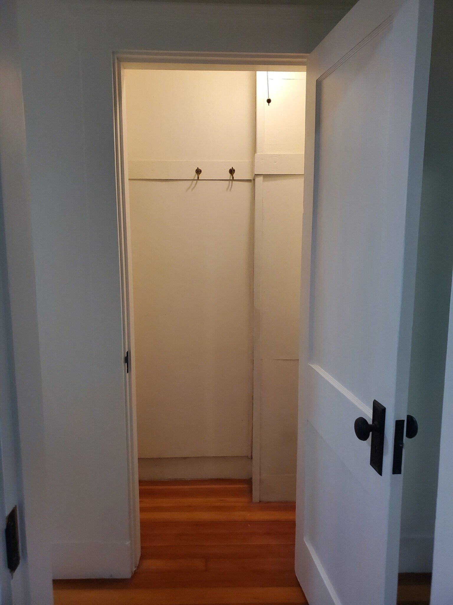 Building Photo - 25 Oak St