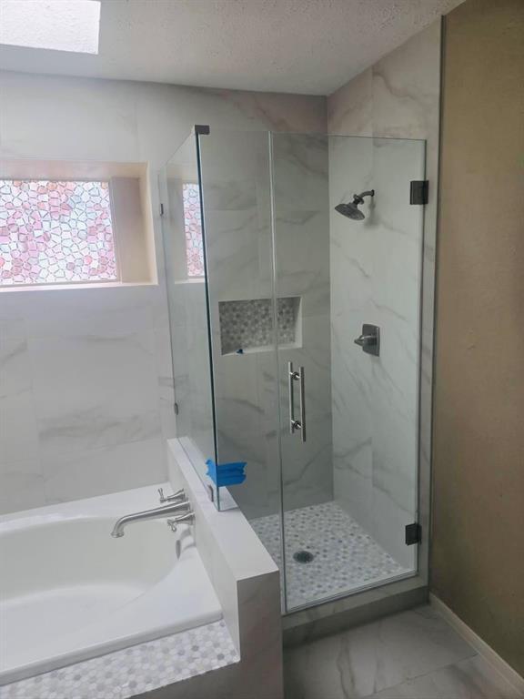 Building Photo - 2815 Parkwood Manor Dr