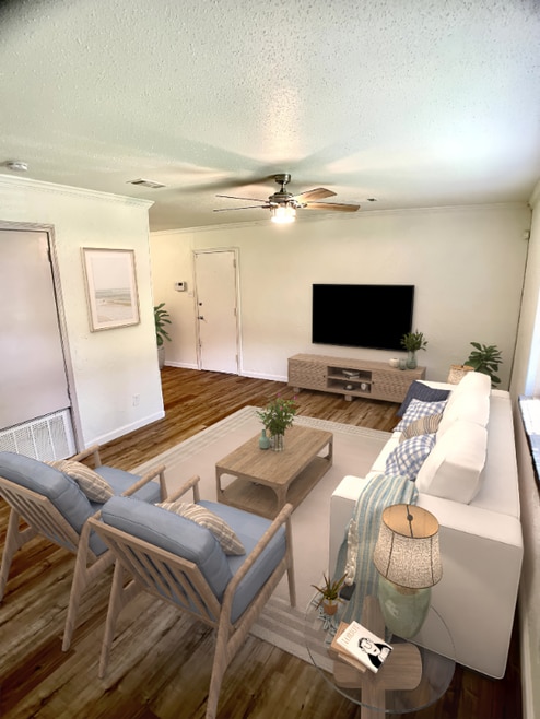 Building Photo - 6036 Circle Dr