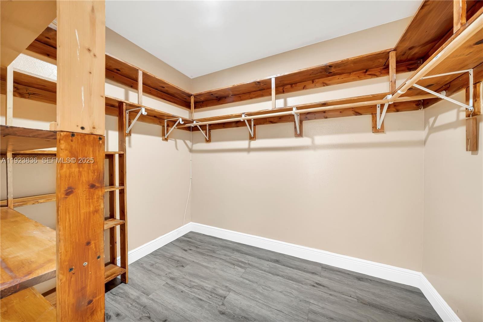 Building Photo - 6864 SW 114th Pl