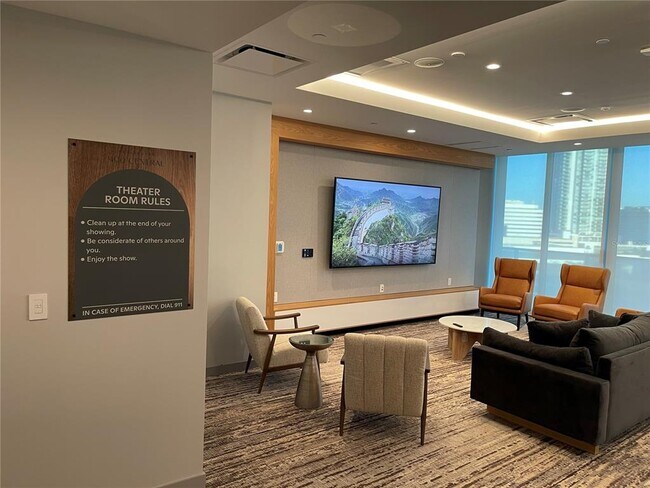 Building Photo - 400 Central Ave