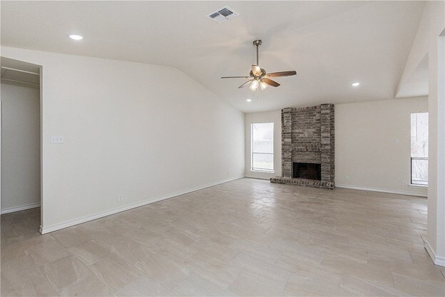 Building Photo - 2325 Roseland Dr