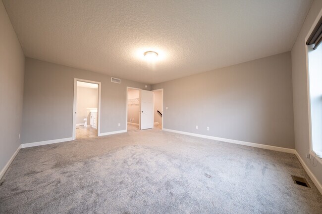 Building Photo - 4849 Stable View Dr