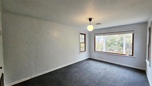 Building Photo - 2108 NW 25th St