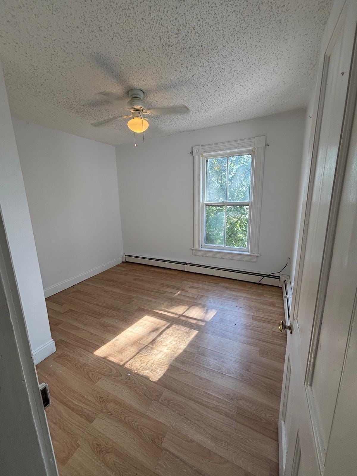 ROOM 1 - 54 Hamburg Ave