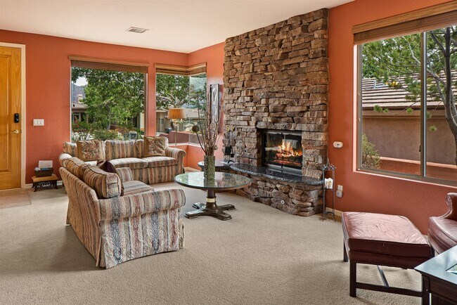 Building Photo - 90 E Bighorn Ct