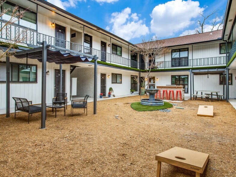 Building Photo - 5221 Bonita Ave