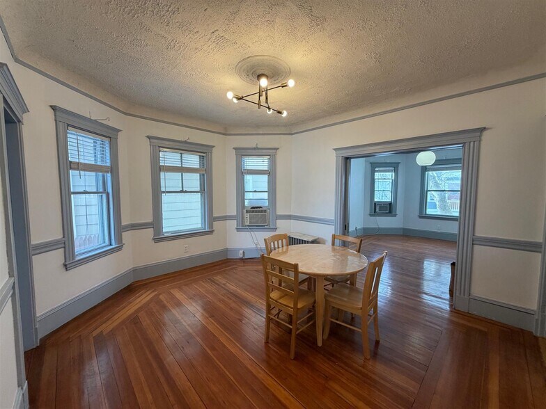 Building Photo - 27 Gilman Ter