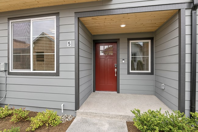 Building Photo - 4 Bedroom Kenmore Townhome with a Territorial View!