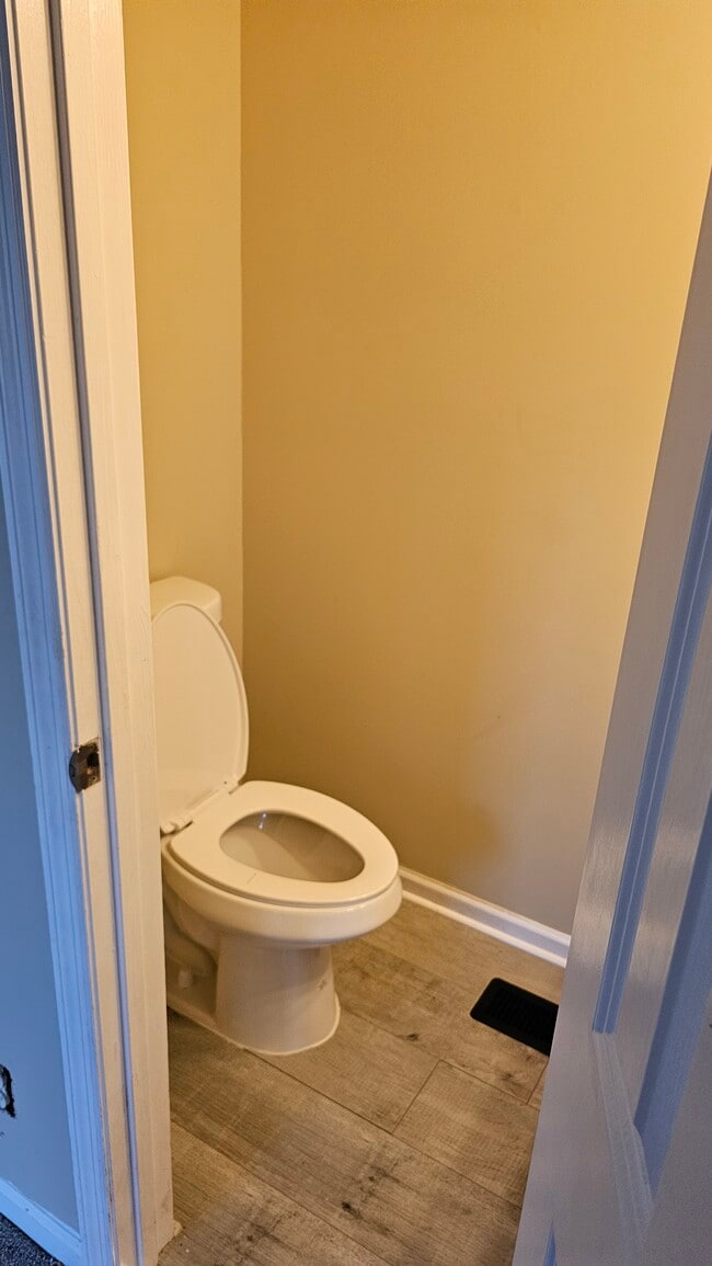 Building Photo - 138 Fox Creek Ct