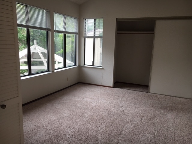 Building Photo - Lovely, Light-Filled 2 Bedroom, 2 Bath Condo