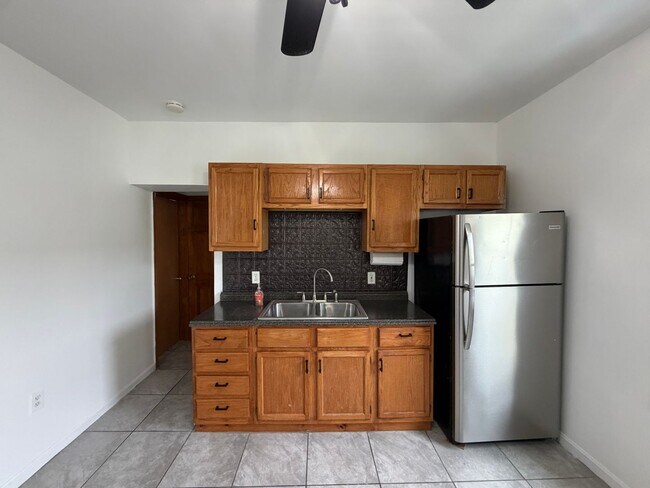 Building Photo - 26 Abbott St