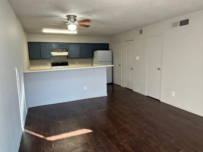 Building Photo - 10001 Westpark Dr