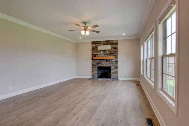 Building Photo - 230 Cotoneaster Ln