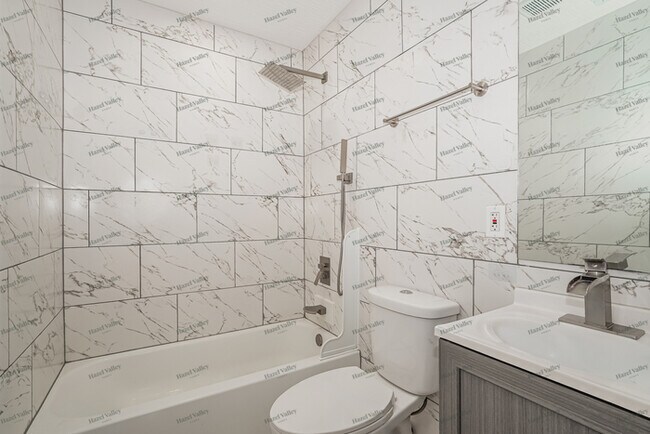 Building Photo - 3545 Ontario St