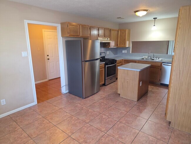 Building Photo - 414 Texas St