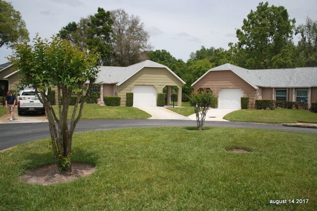 Building Photo - Beautiful 2 bed 2 bath in New Port Richey ...