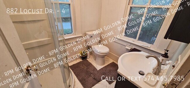 Building Photo - 882 Locust Dr