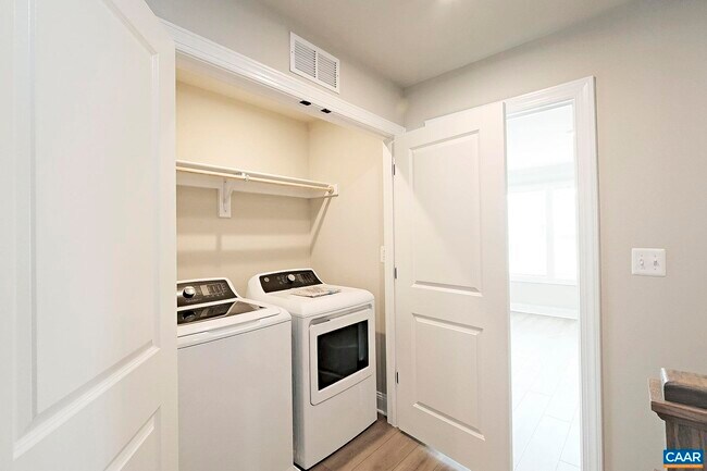 Building Photo - 4012 Talen Ln