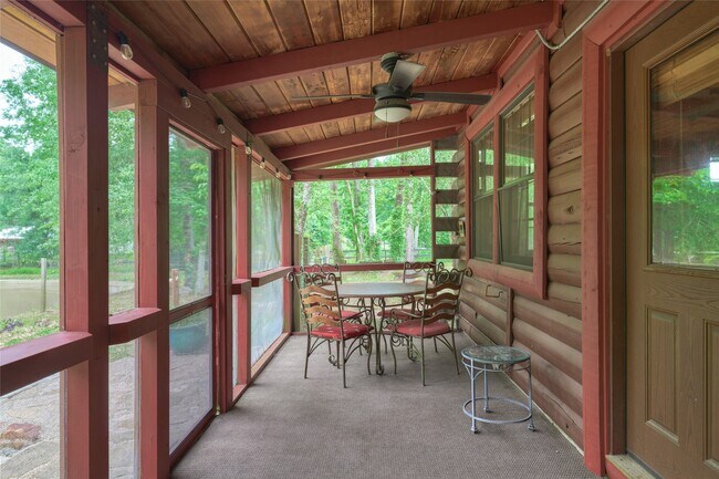Building Photo - 18233 Country Pl Dr