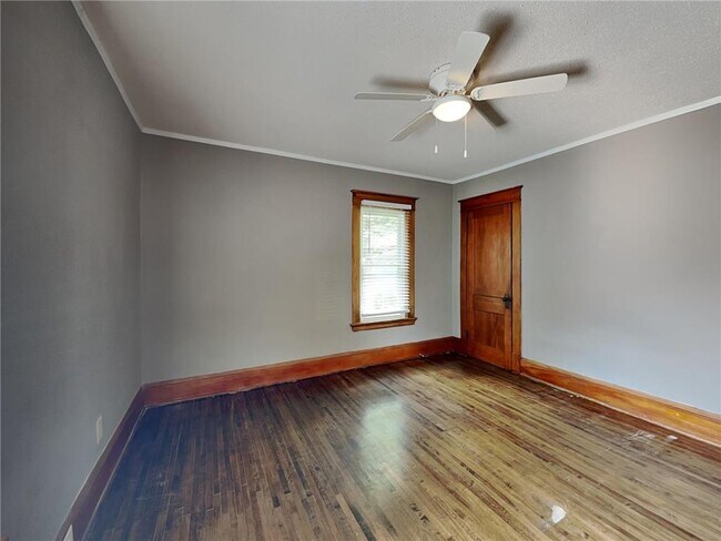 Building Photo - 1403 Barclay St
