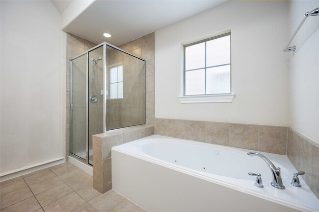 Building Photo - 3214 Clearview Cir