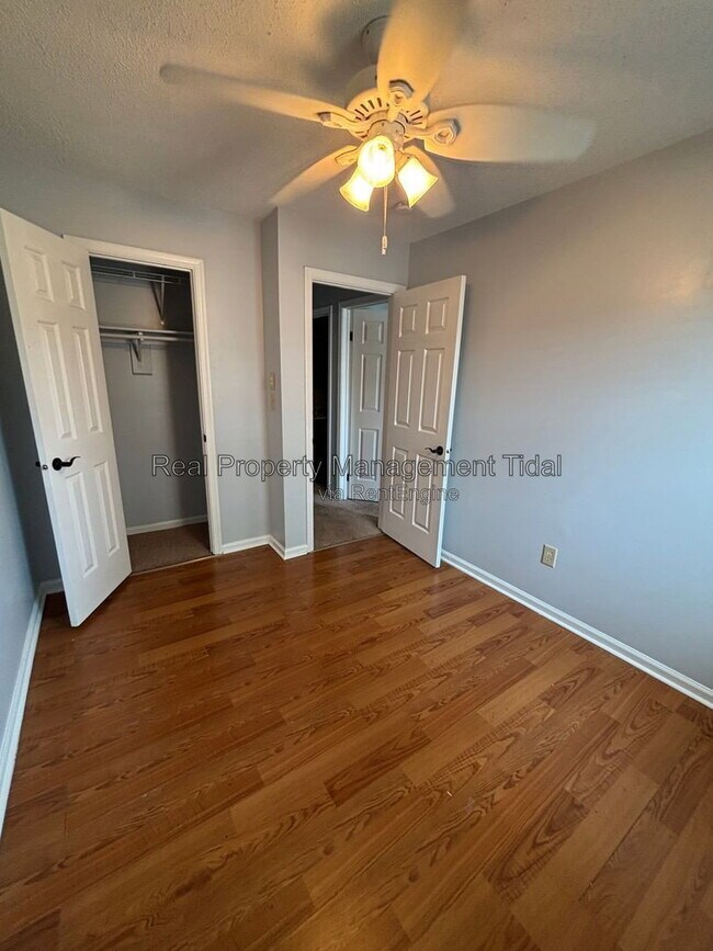 Building Photo - 639 Biltmore Dr