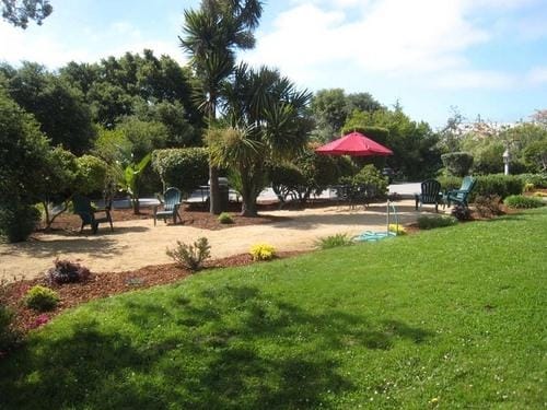 Community area - 340 Highland Ave