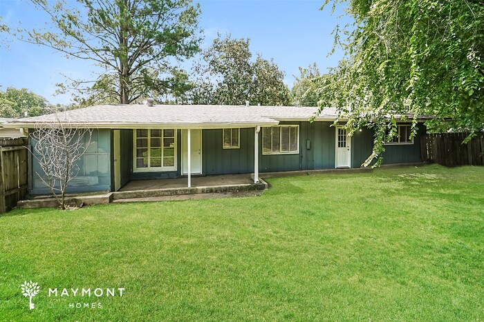 Building Photo - 1342 Springdale Dr